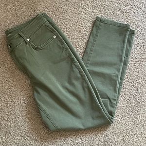 Tommy Bahama tea leaf/olive green high rise ankle soft jean